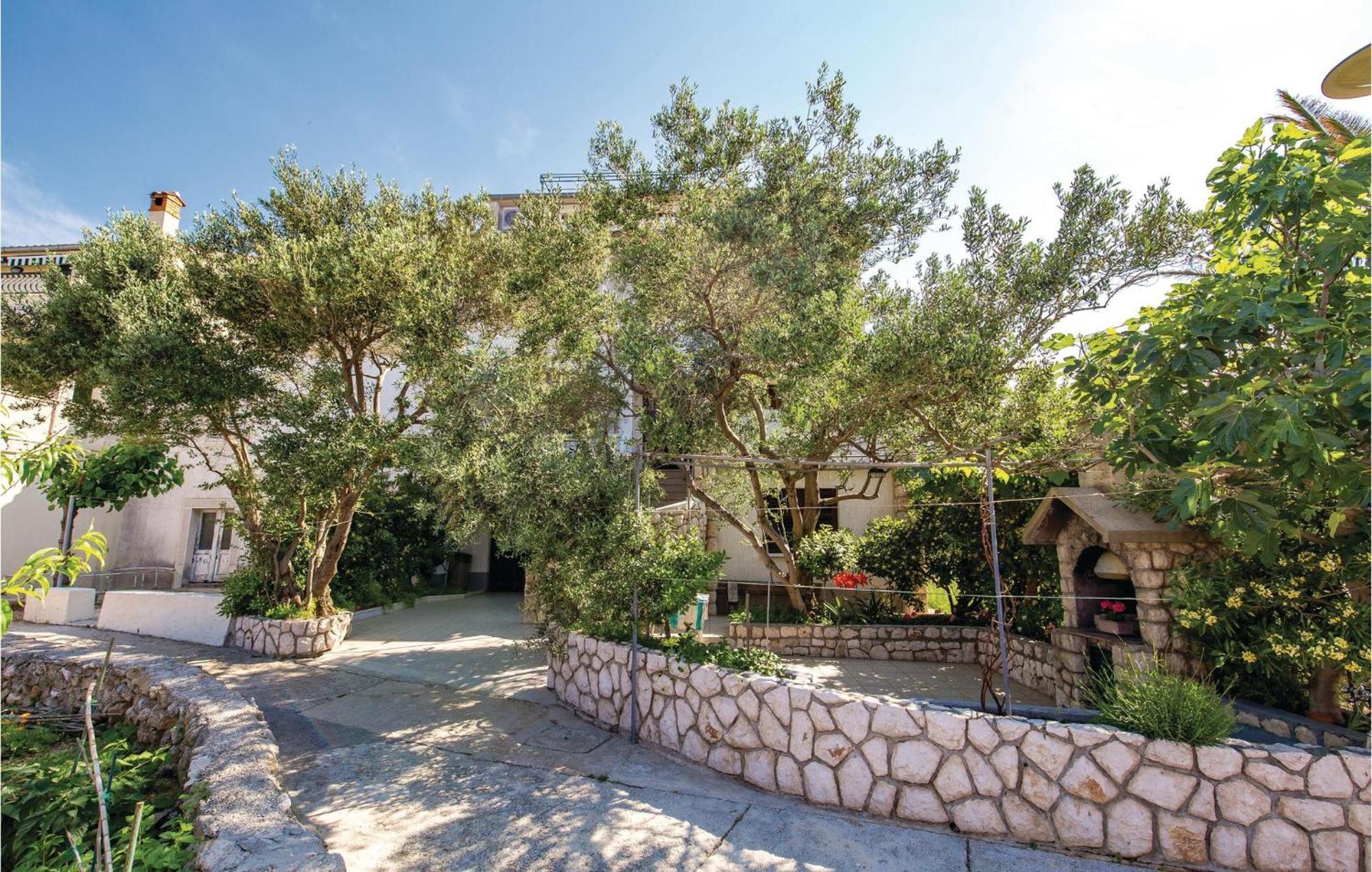 Stunning Apartment In Barbat-Rab With Wifi Barbat na Rabu Exterior photo