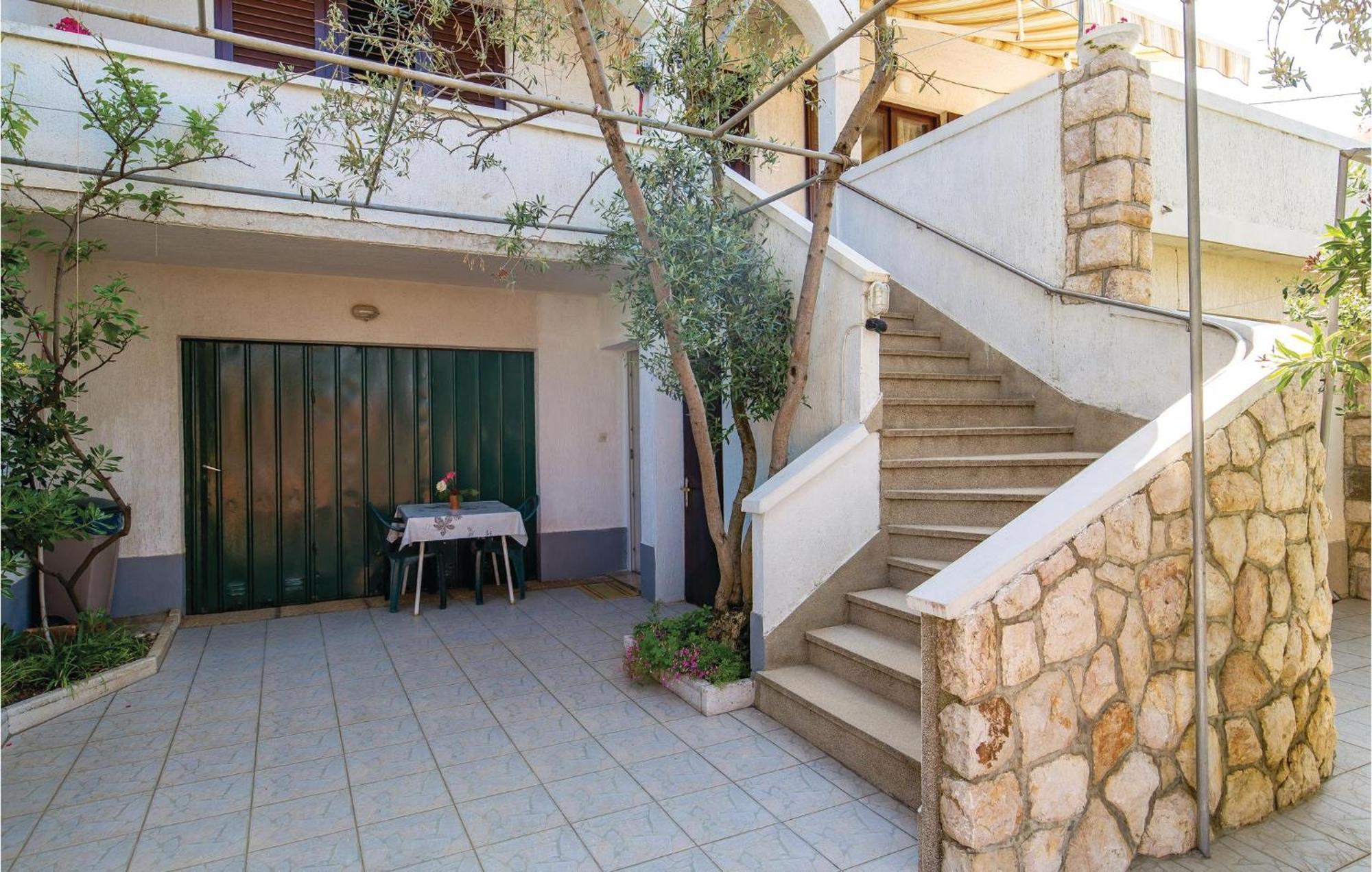 Stunning Apartment In Barbat-Rab With Wifi Barbat na Rabu Exterior photo